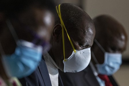 新型変異株「B.1.1.529」を受け急落