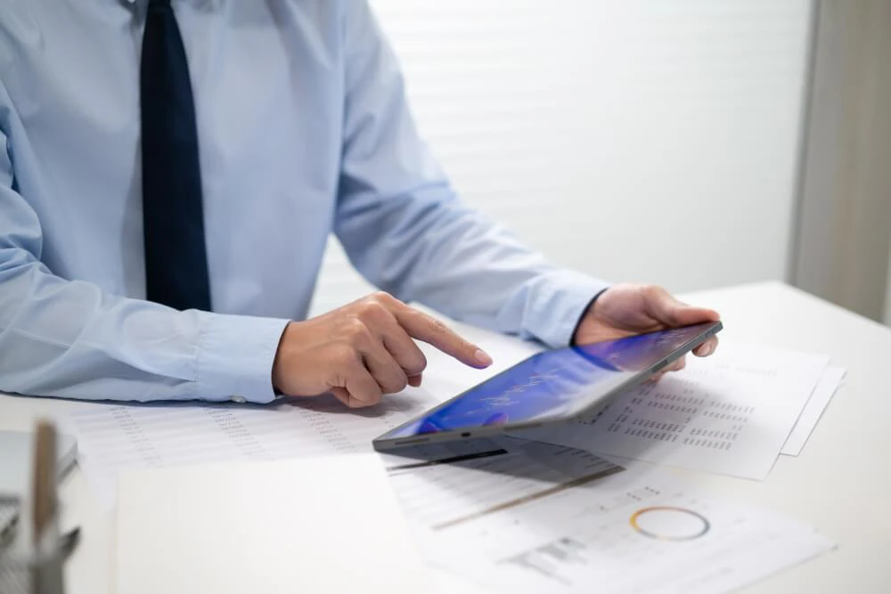 Chart showing strong trending market with extended directional movement compared to range-bound conditions