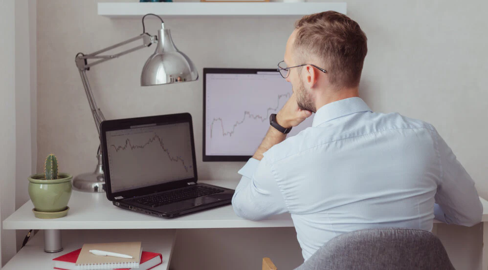 Trader practicing visualization to improve focus and decision-making