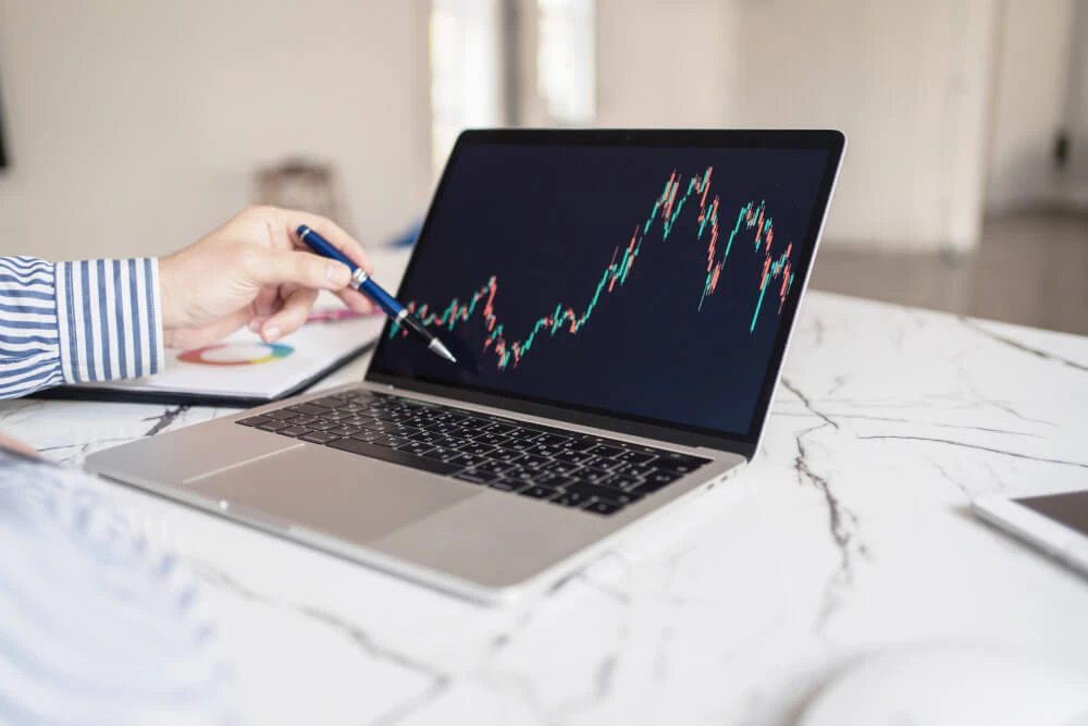 Trader relaxing and resetting mentally away from the markets