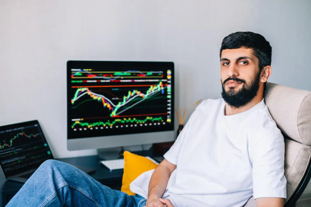 Backtesting a forex trading strategy using historical data on charts