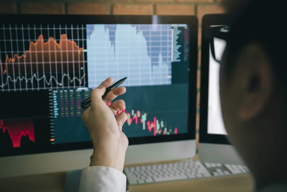 Algorithmic trading increasing forex market liquidity and tightening spreads