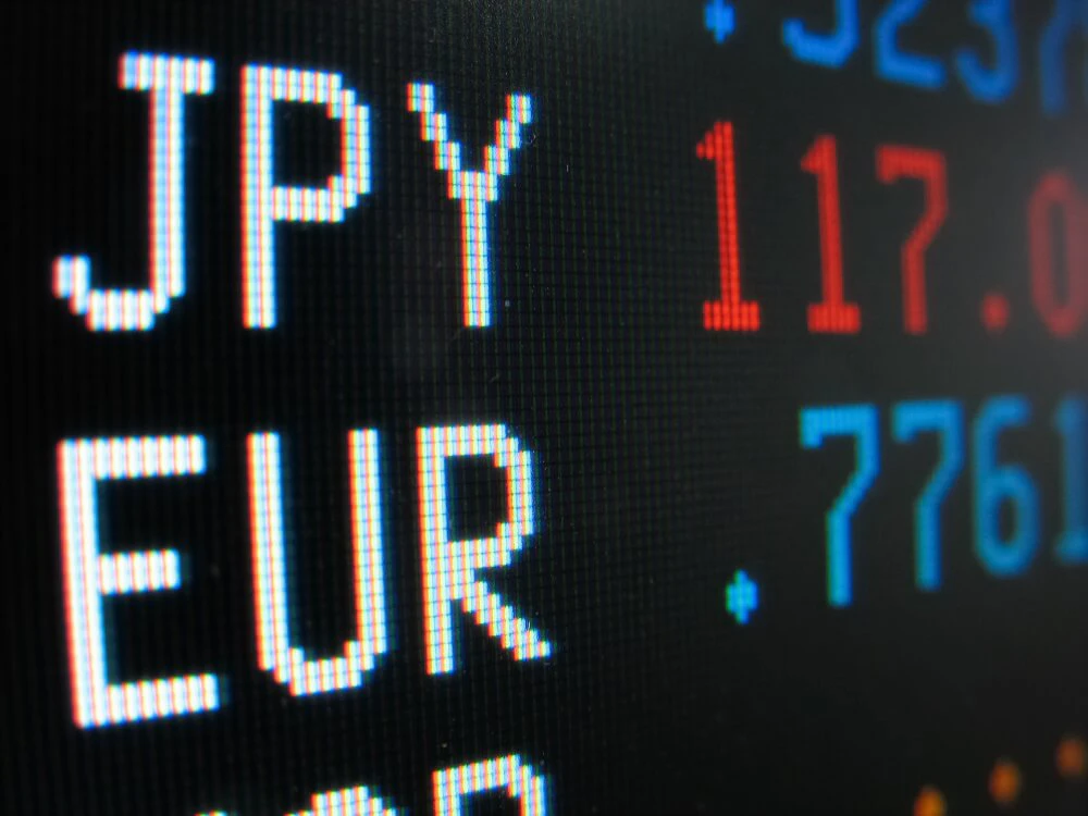 Relationship between inflation and forex market movements