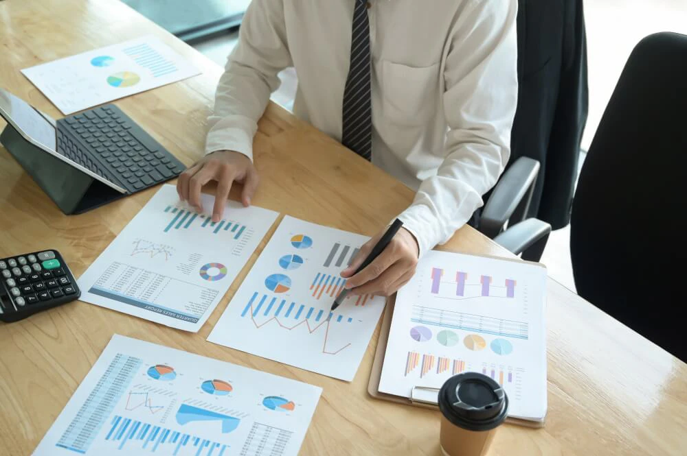 Forex trading plan and risk management notes on screen